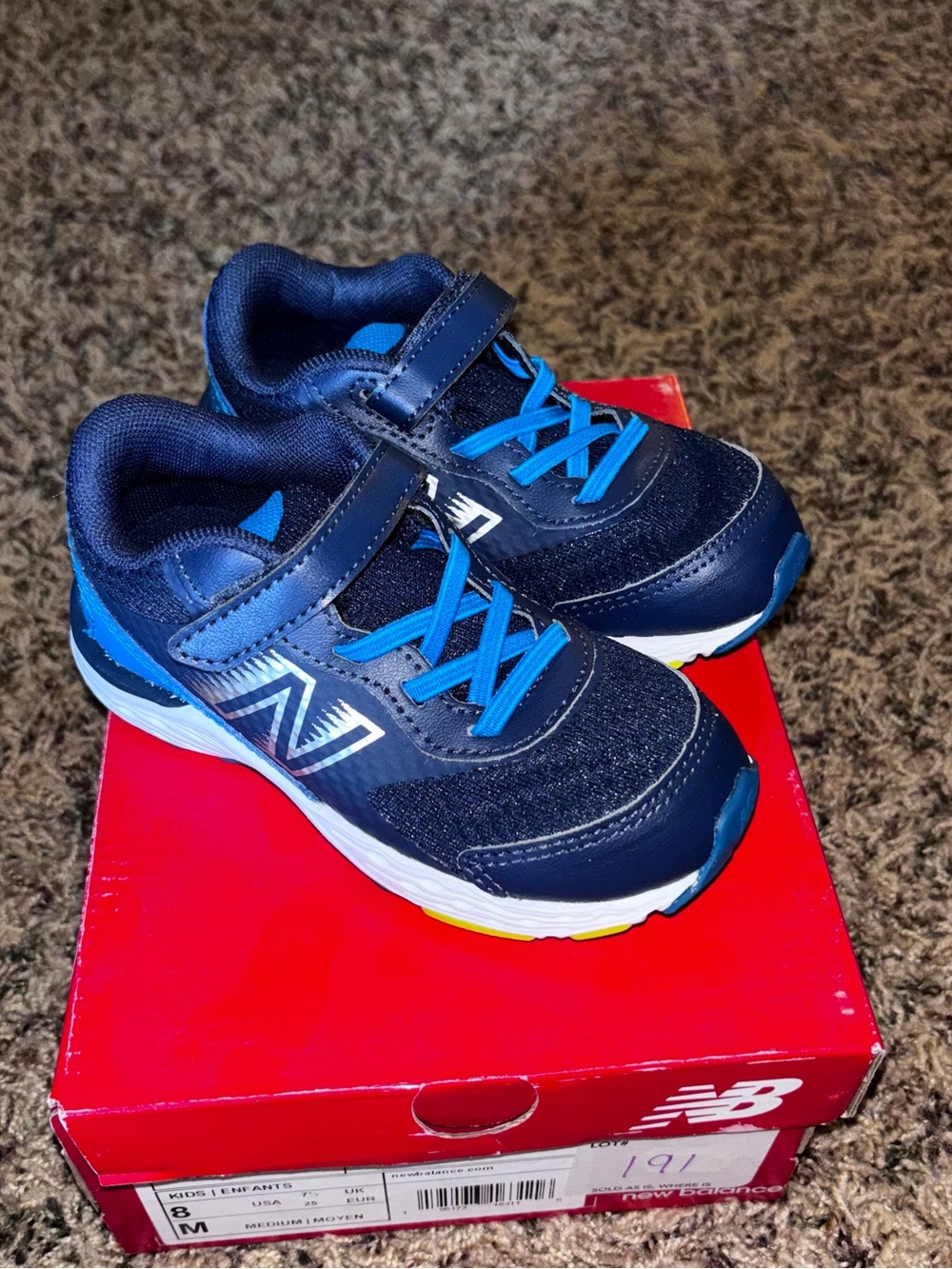 NIB New Balance 680 V6 Kids size 8 Blue Hook & Loop Closure Shoe IA680NW6